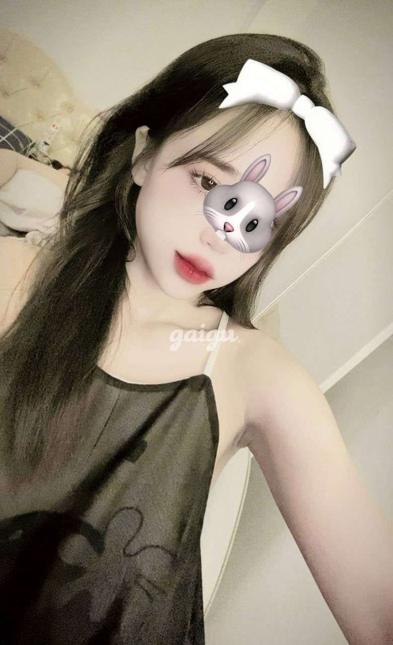 Gái Non Trúc Nhung_ Mặt xinh, body mình dây gợi cảm