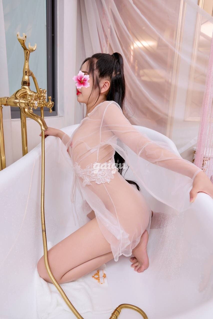 Thiên Kim 2K4 – Lần Đầu Mất Trinh Bím Khít Khìn Khịt Siêu Bót