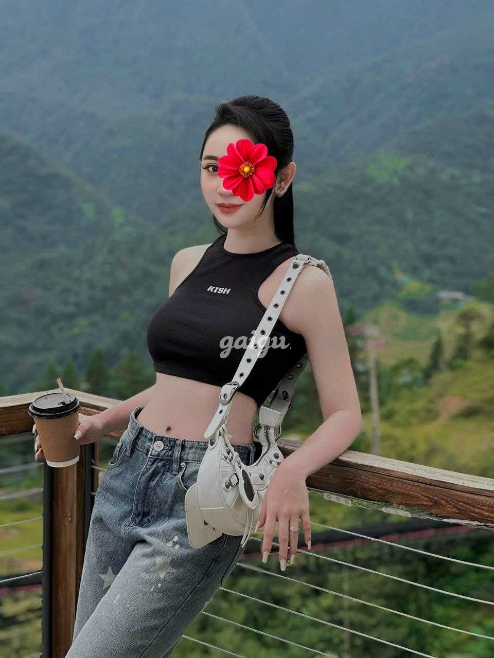Linh Lee – Dâm Nữ , Mặt Xinh, Da Trắng , Dáng Ngon