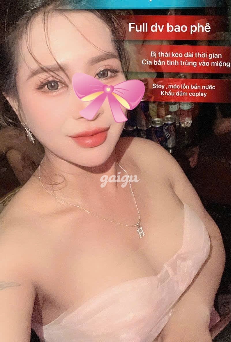 THUÝ NGỌC , DÂM DÂM CÔ NƯƠNG , VÚ TO KẸP XÚC XÍCH