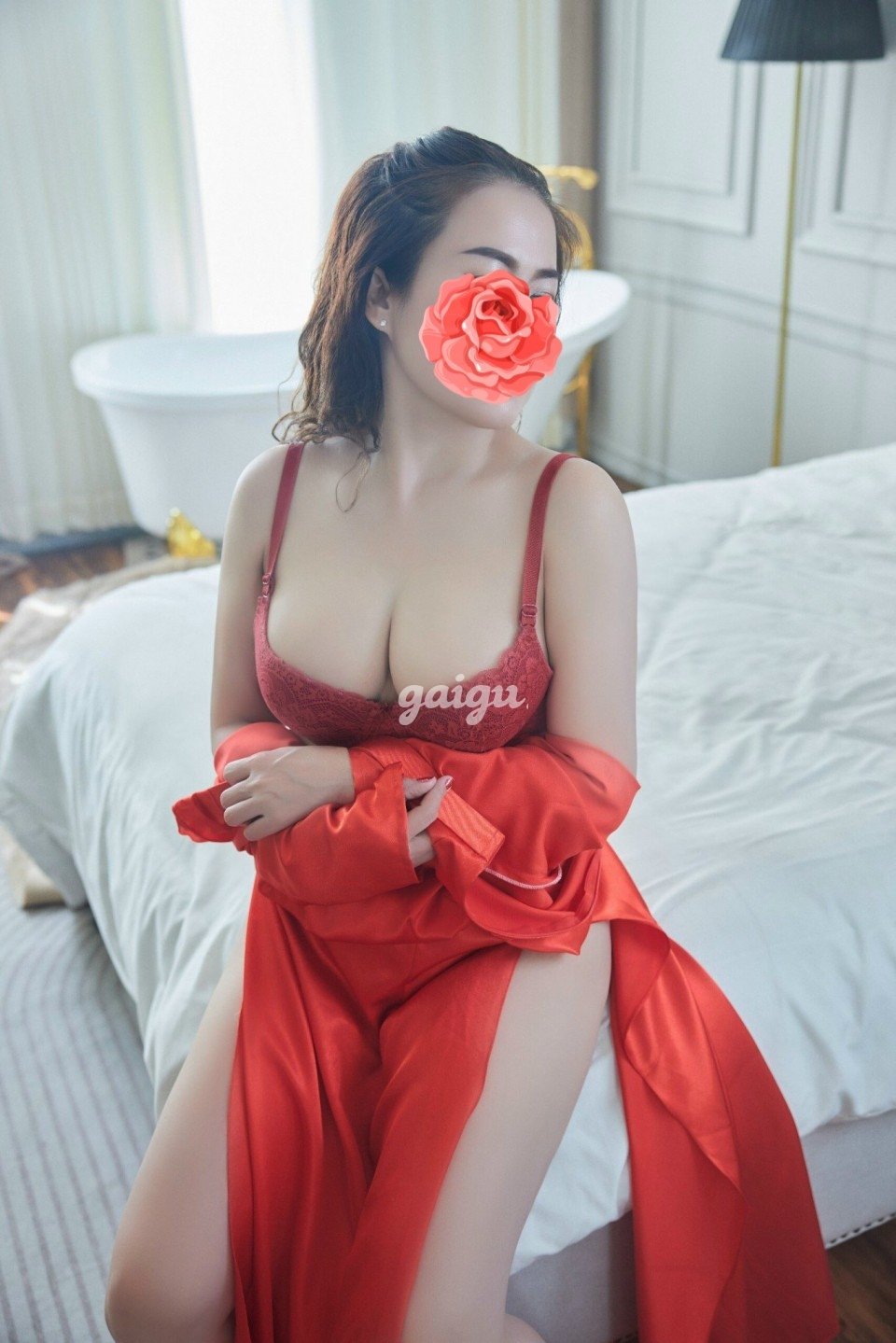 Thanh Ngọc- Ngực To,Mông Chắc, Điện Nước Ngon Hơn Gái 18