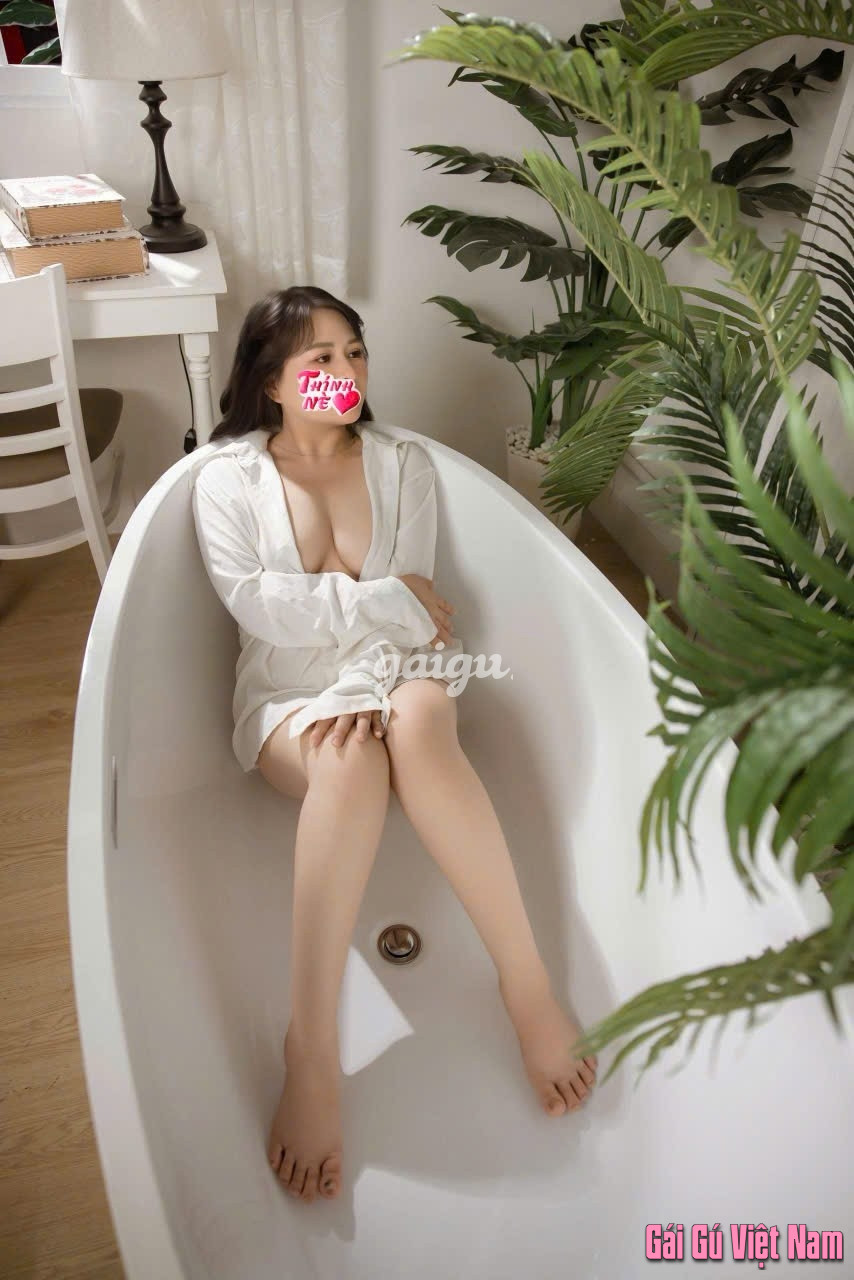 REUP: THẢO MY SERVICE CỰC TỐT_TRẮNG HỒNG VÚ MÔNG MÚP MẨY